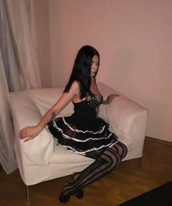 Аня